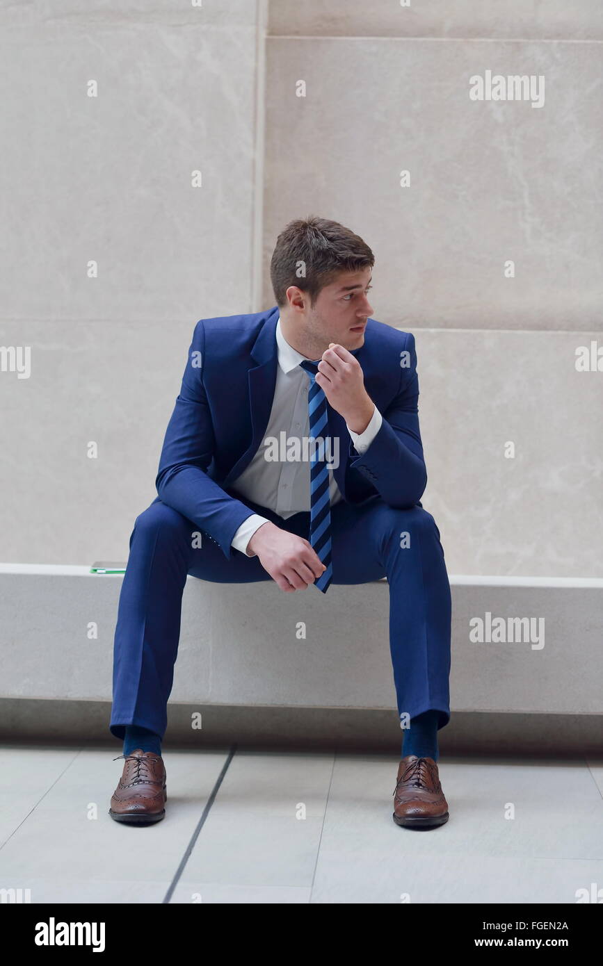 frustrierte junge Geschäftsmann Stockfoto