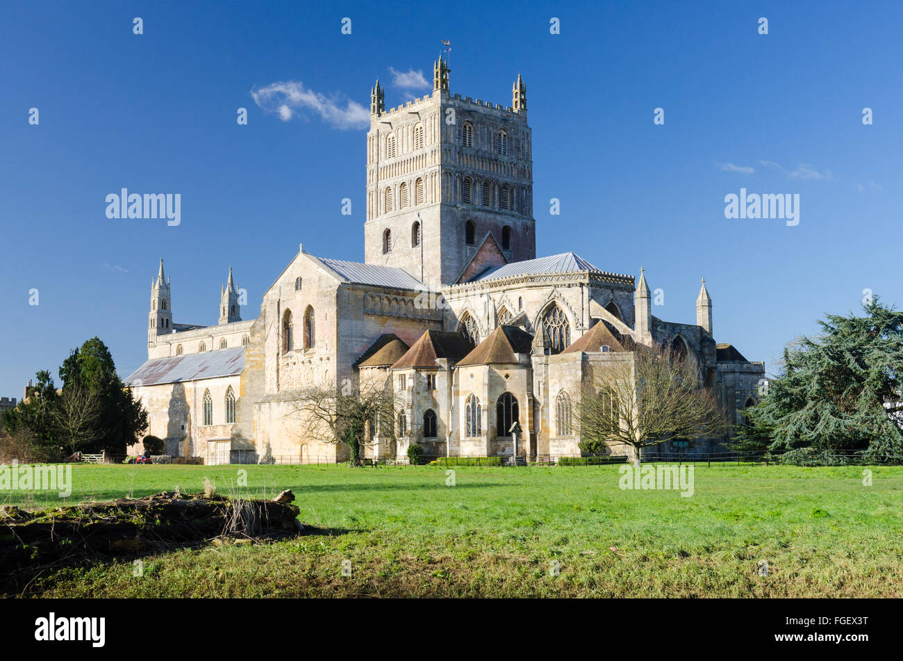 Tewkesbury Abbey an einem sonnigen Wintertag Stockfoto