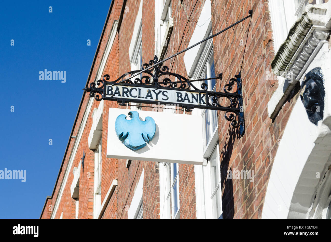 Renaissance-Antiqua Barclays Bank Schild hängen außerhalb einer Filiale der Bank in Bilovec, Worcestershire Stockfoto