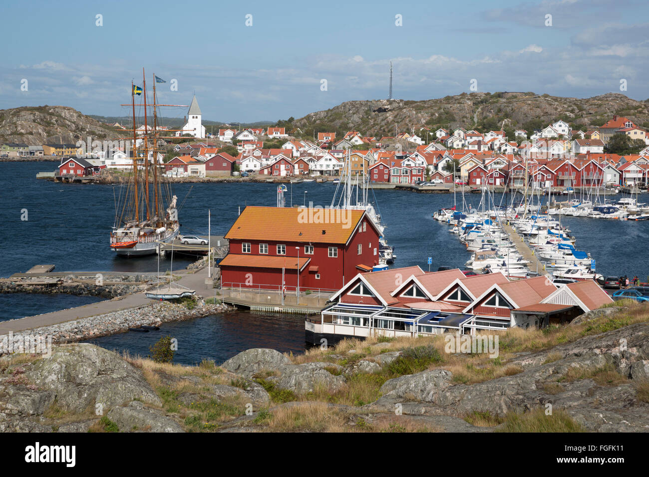 Blick über Stadt und Hafen, Skärhamn, Tjörn, Bohuslän-Küste, südwestlich Schweden, Schweden, Skandinavien, Europa Stockfoto