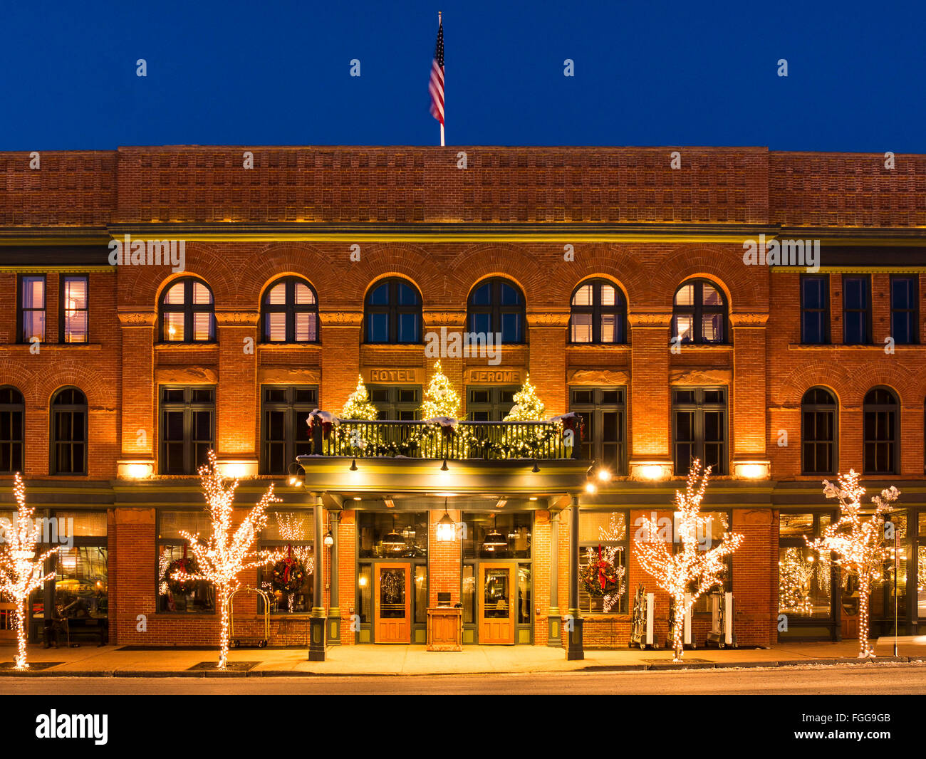 Hotel Jerome in der Abenddämmerung, Winter, Aspen, Colorado. Stockfoto