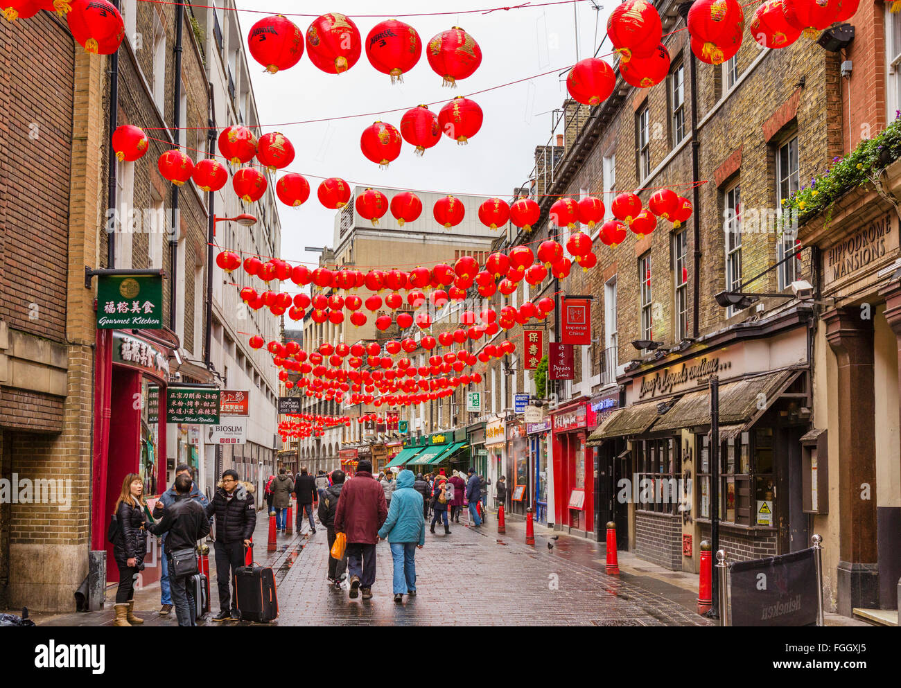 Lisle Street dekoriert für Chinese New Year im Februar 2016, Chinatown, Soho, London, England, UK Stockfoto