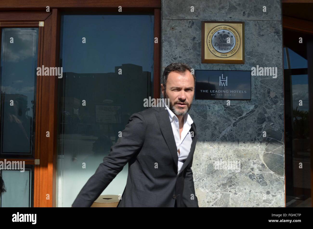 Neapel, Italien. 19. Februar 2016. Massimiliano Gallo außerhalb der Hotel Vesuvio in Neapel. © Angela Acanfora/Pacific Press/Alamy Live-Nachrichten Stockfoto