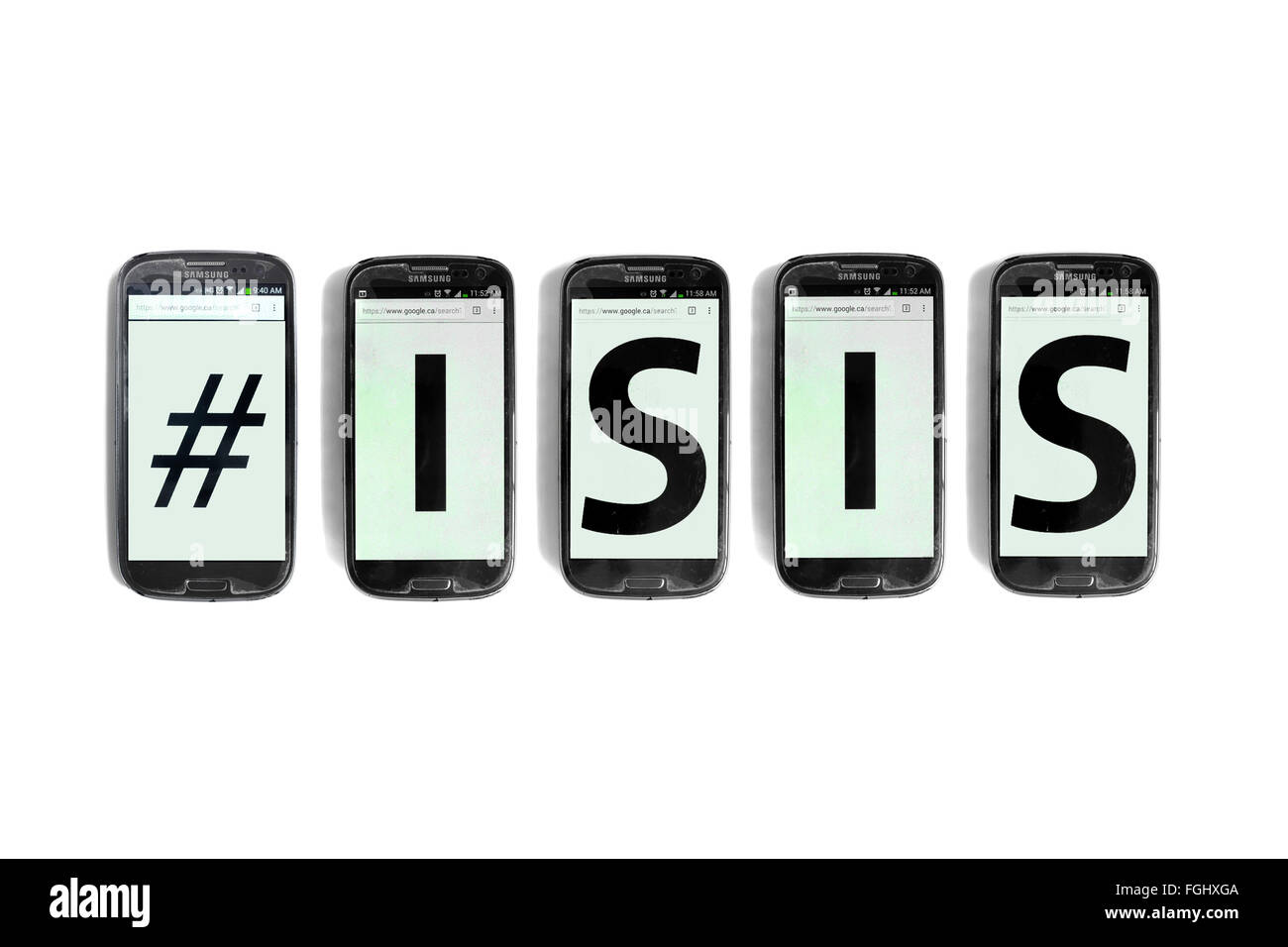 Der Hashtag #ISIS geschrieben am Smartphone Bildschirme vor weißem Hintergrund fotografiert. Stockfoto