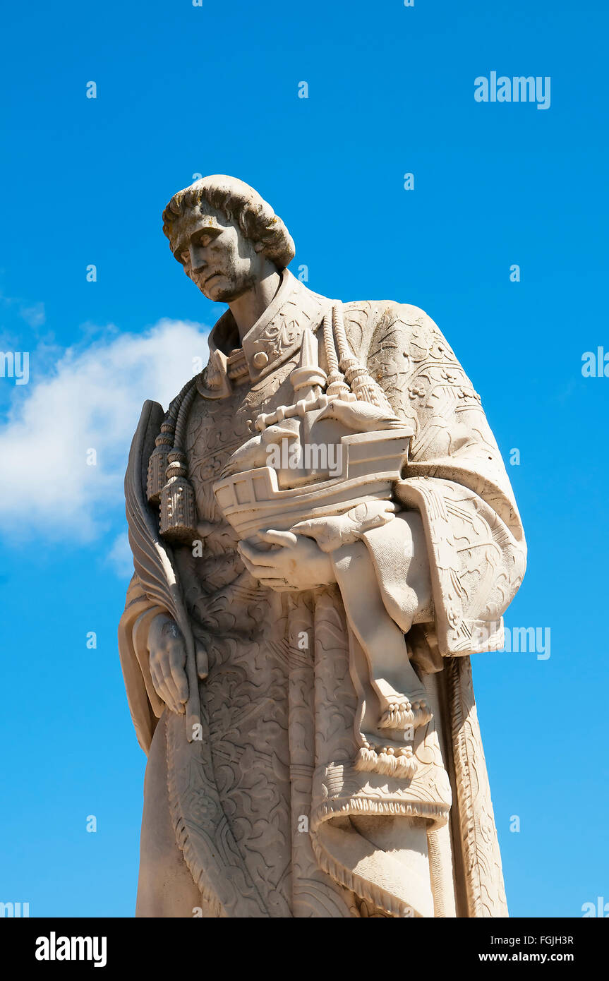 Statue auf dem Mirador St Luzia über die Alfama und Alcantara Viertel von Lissabon Portugal Stockfoto