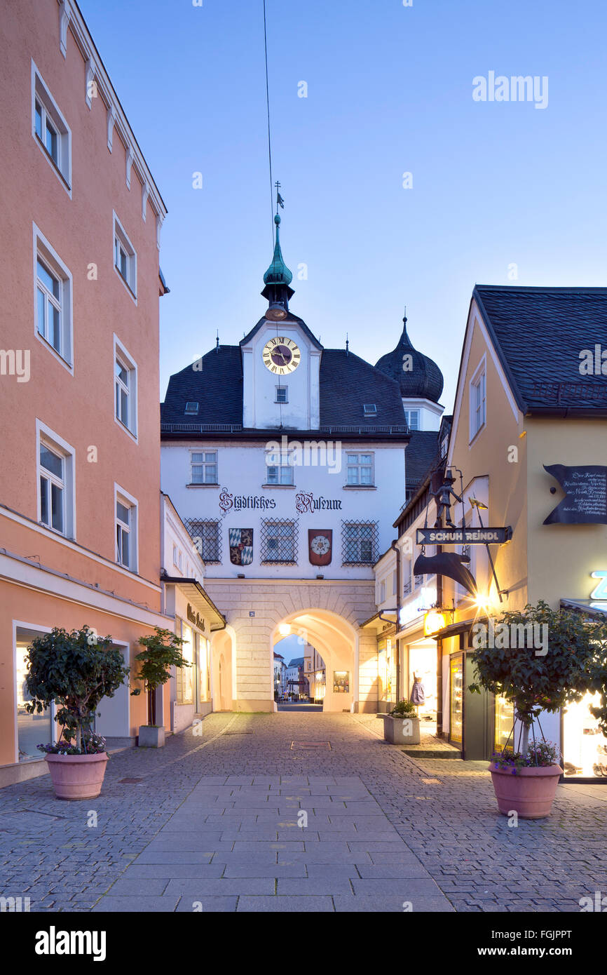 Stadtmuseum und Heritage Museum im Mittertor der mittelalterlichen Befestigungsanlagen, Rosenheim, Upper Bavaria, Bavaria, Germany Stockfoto