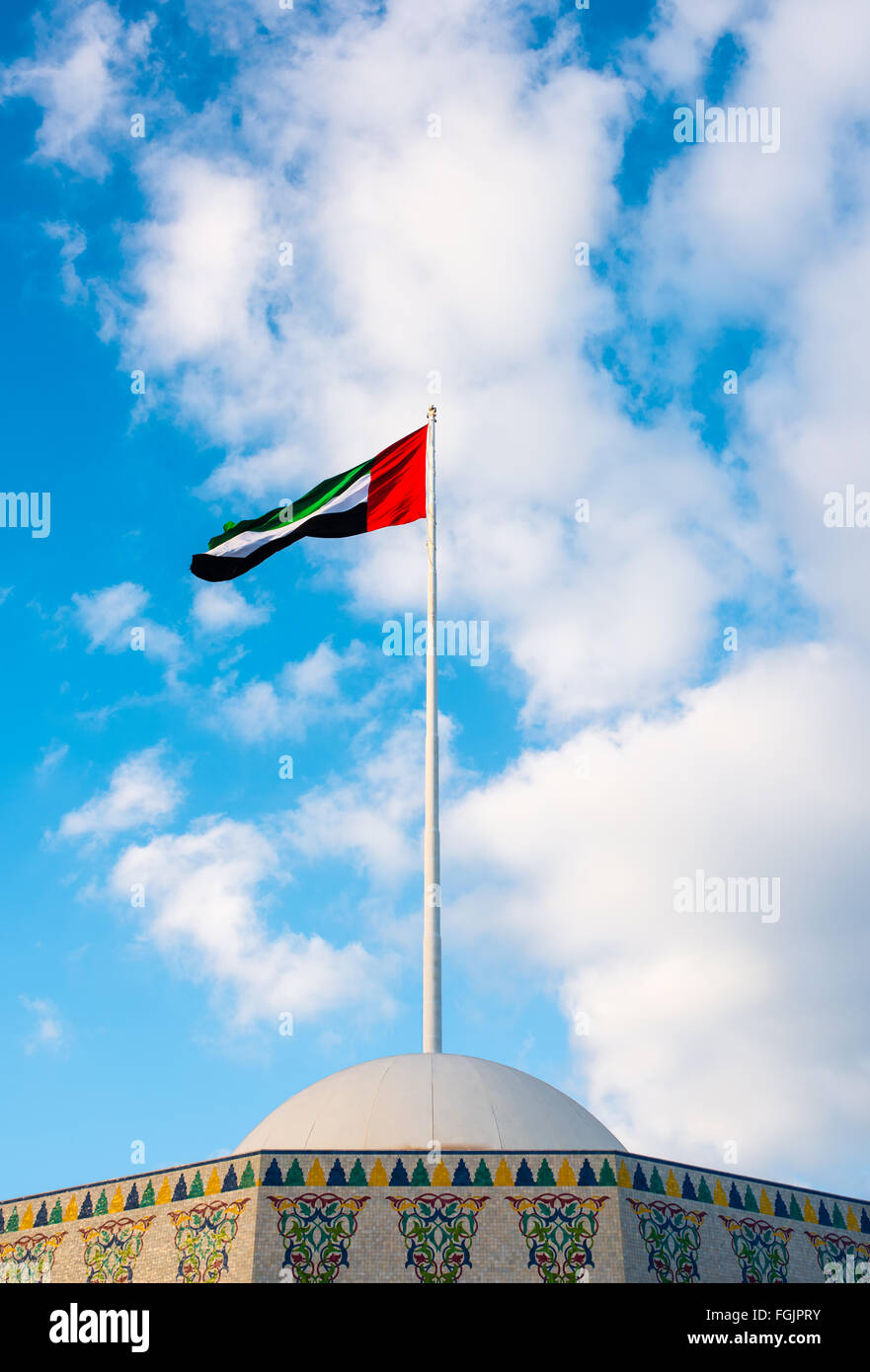 VAE-Fahne und Fahnenmast, Abu Dhabi Stockfoto