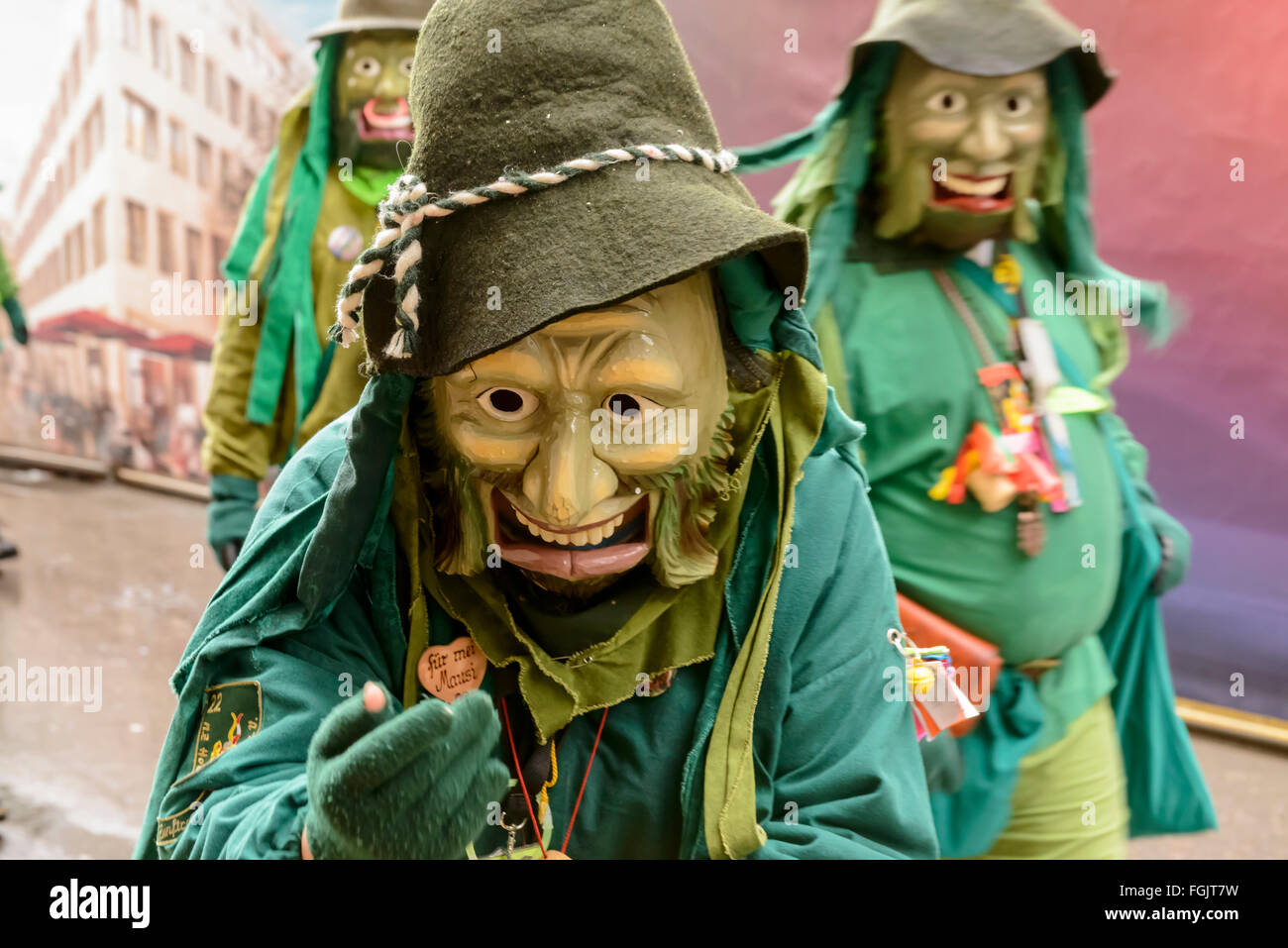 erschreckende Maske am Karnevalsumzug, Stuttgart Stockfoto