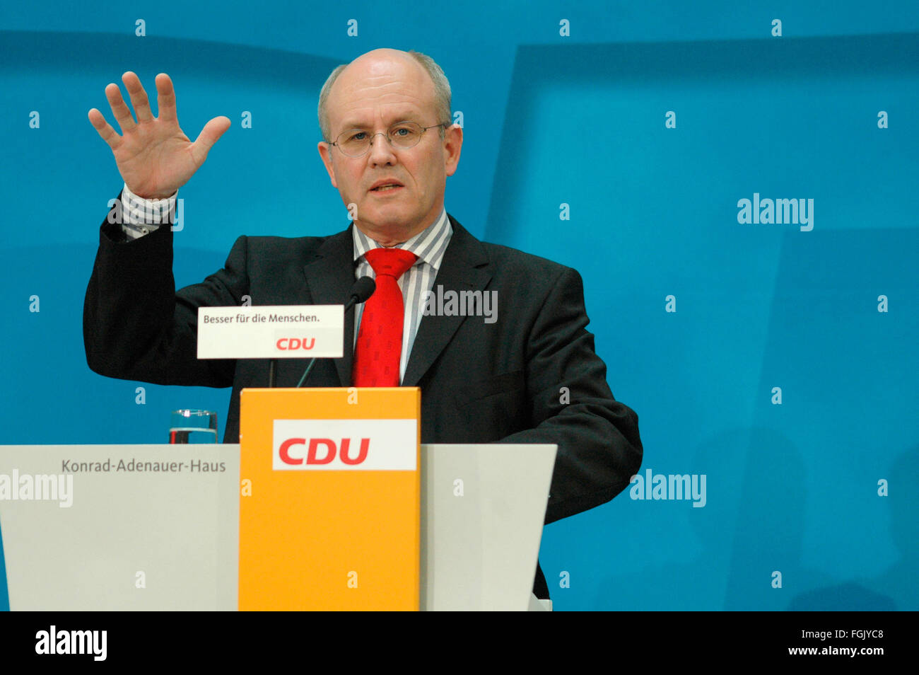 CDU-Generalsekretaer Volker Kauder - Presseunterrichtung Im Konrad-Adenauer-Haus am 14. Oktober 2005, Berlin-Tiergarten. Stockfoto