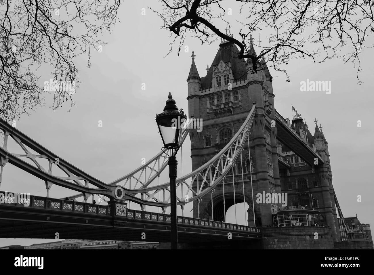 Tower Bridge-London auf schwarz und weiß Stockfoto