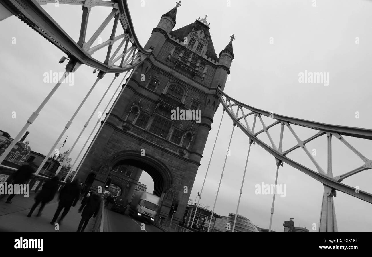 Tower Bridge-London in schwarz / weiß Stockfoto