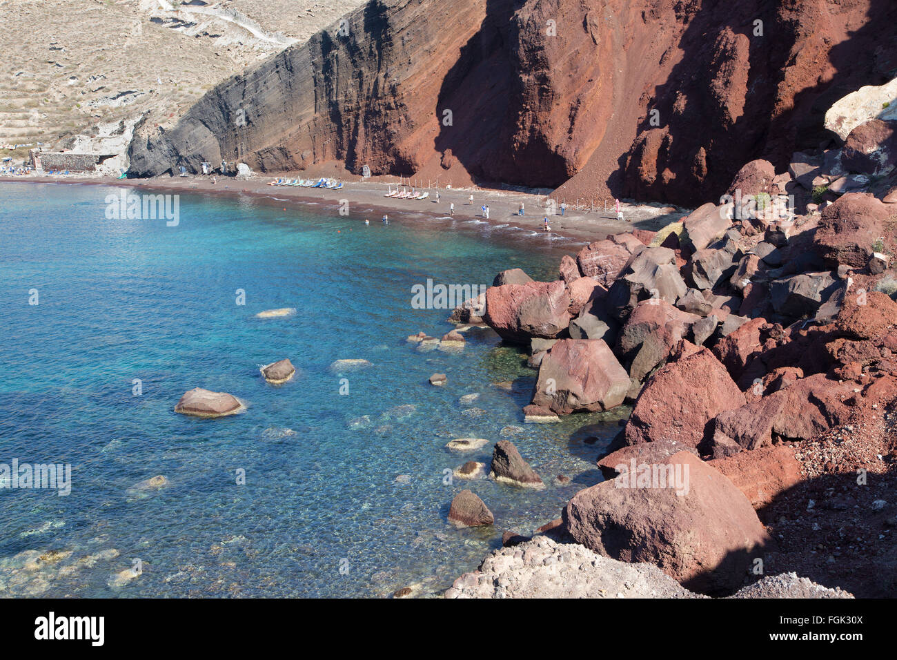 Santorini - der rote Strand vom südlichen Teil der Insel. Stockfoto