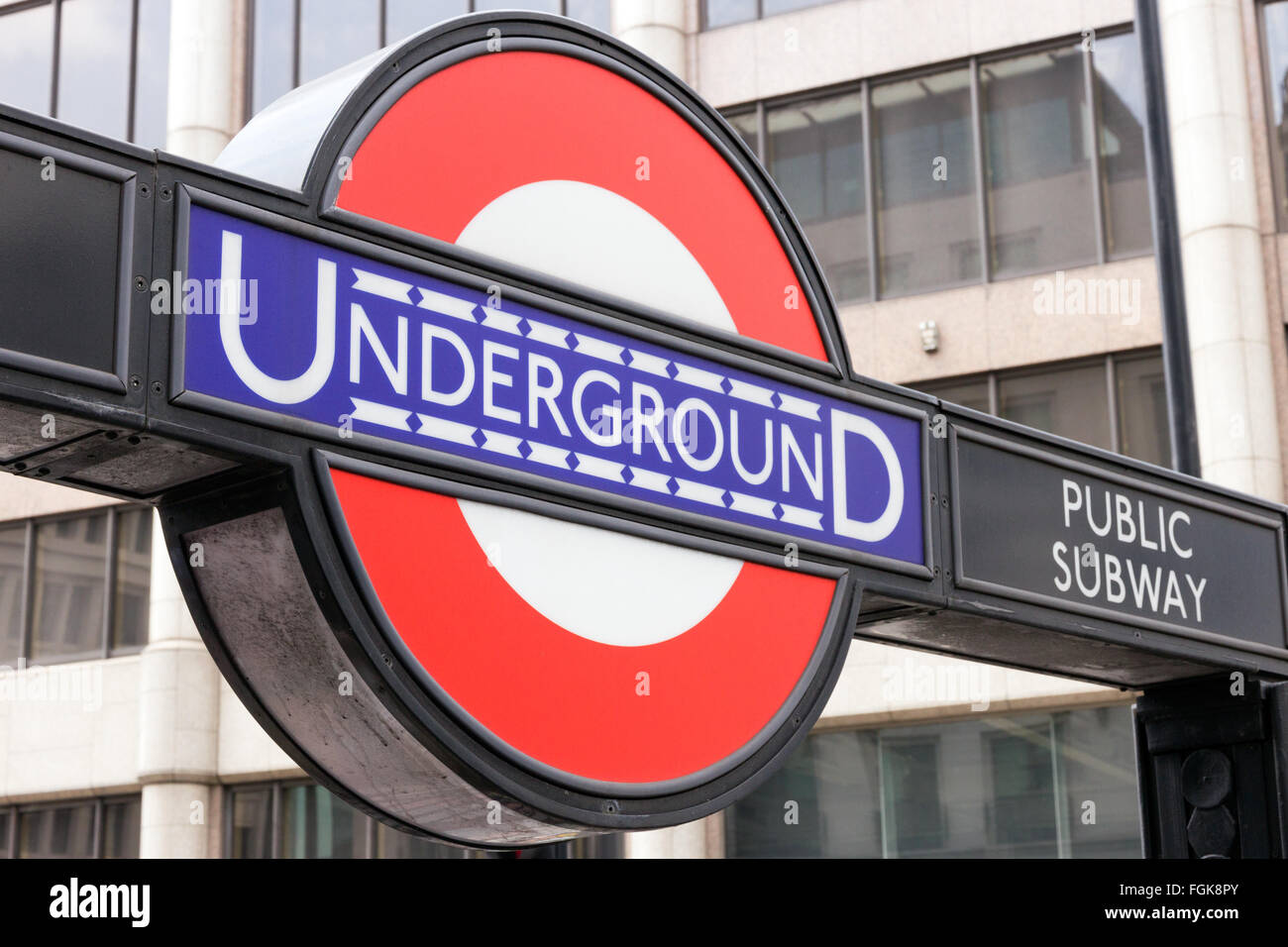 U-Bahn-Station in London. Die London Underground ist das älteste Untergrundbahn in der Welt coverin Stockfoto