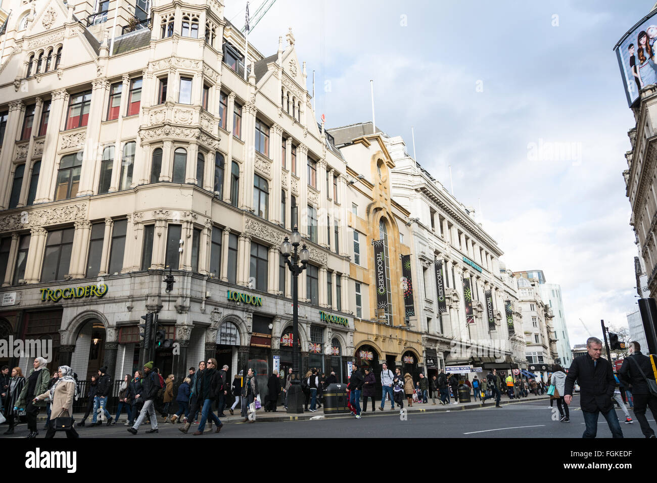 Außen eine verfallene London Trocadero auf Coventry Street, Soho, London, UK Stockfoto