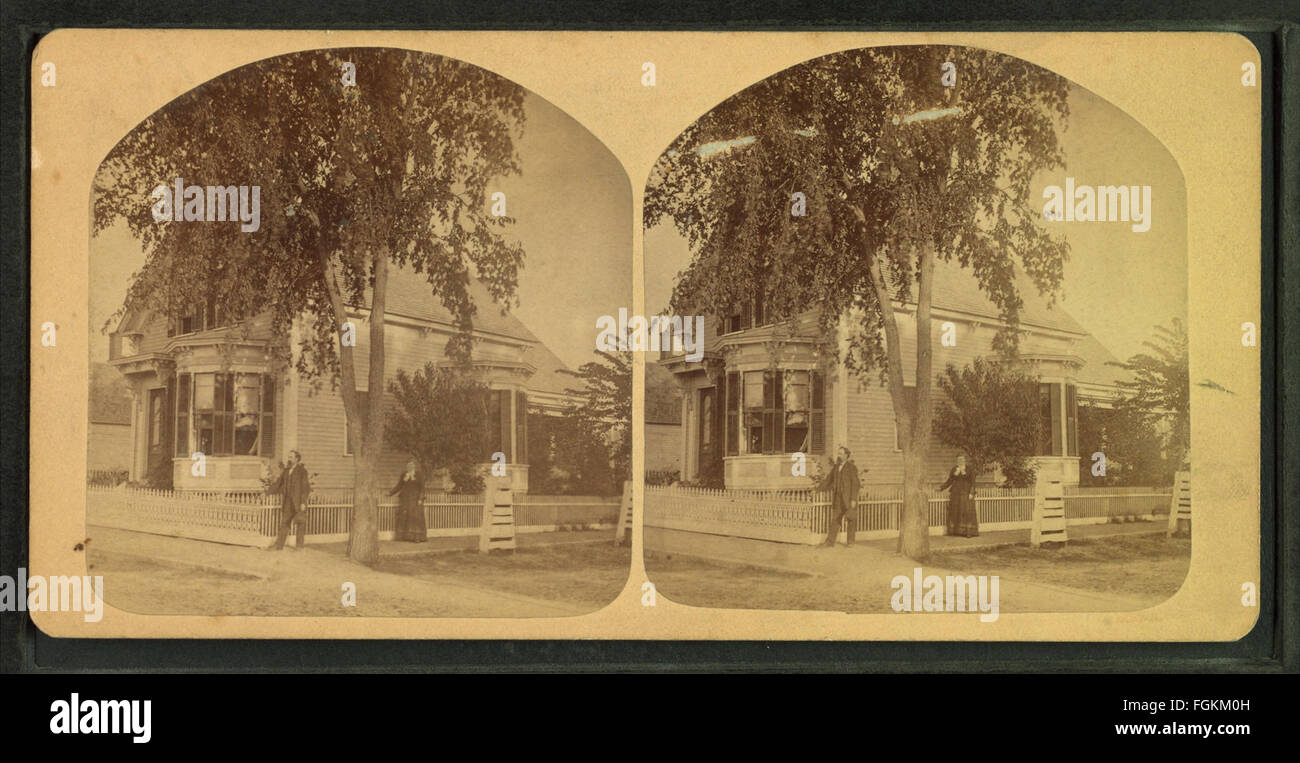 Ansicht von Mann und Frau stehen in einer Straßenecke, Nashua, durch Charles H. Lindsey Stockfoto