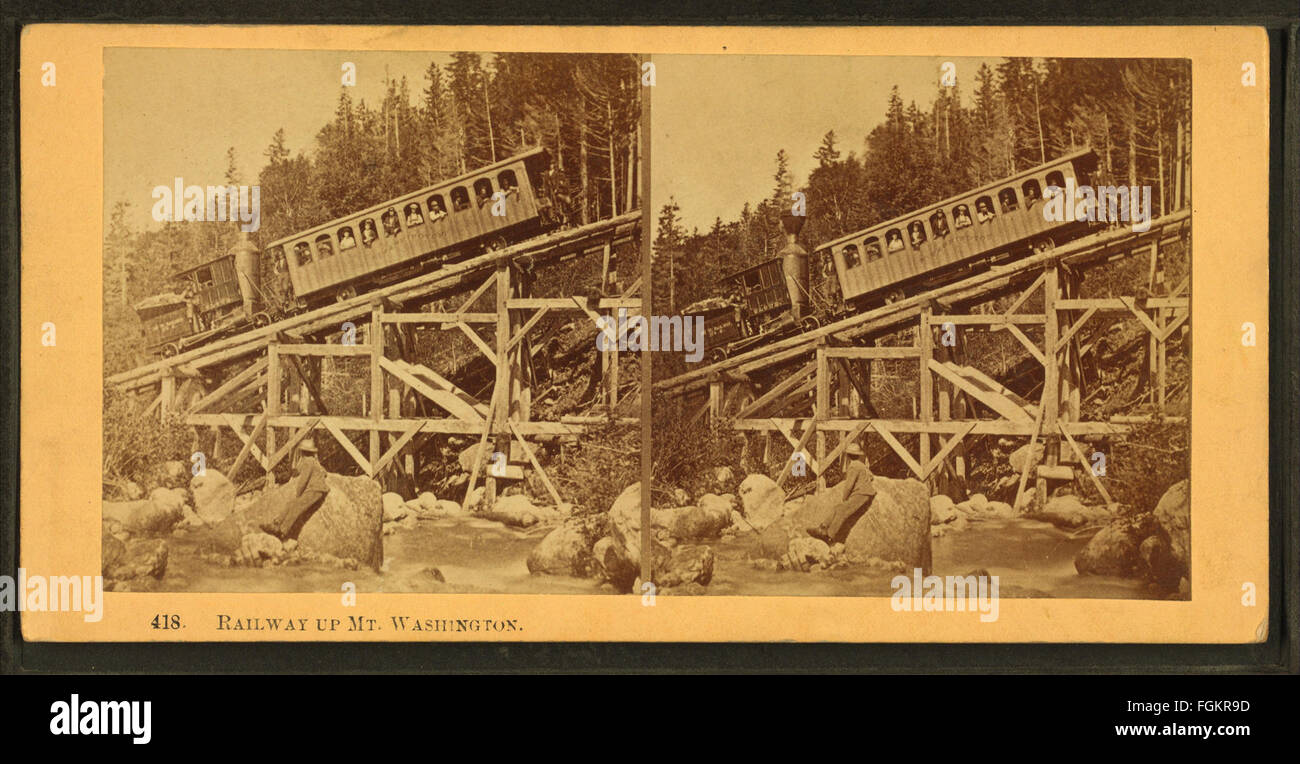 Diese stereoskopische Ansicht zeigt die historische Eisenbahn, die den Mount Washington hinaufführt. Als Teil der Robert N. Dennis-Sammlung fängt sie die Anfänge des Bergtourismus in den USA und das berühmte Eisenbahnsystem ein, das bis heute eine wichtige Attraktion ist. Stockfoto