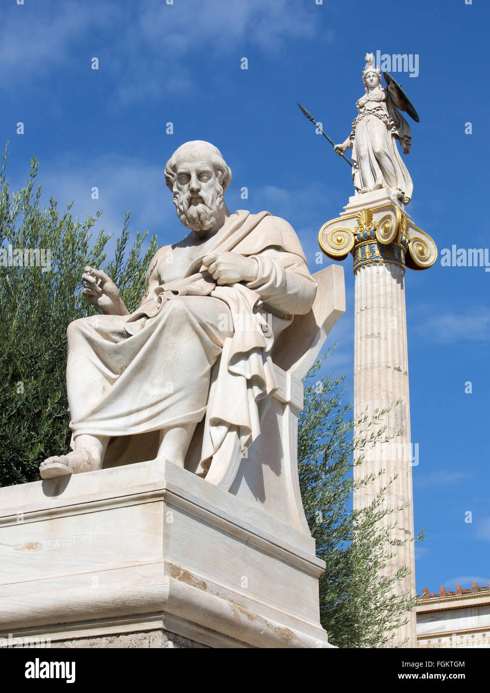 Athen - die Statue des Plato vor National Academy Gebäude von dem italienischen Bildhauer Piccarelli (ab 19. Cent.). Stockfoto