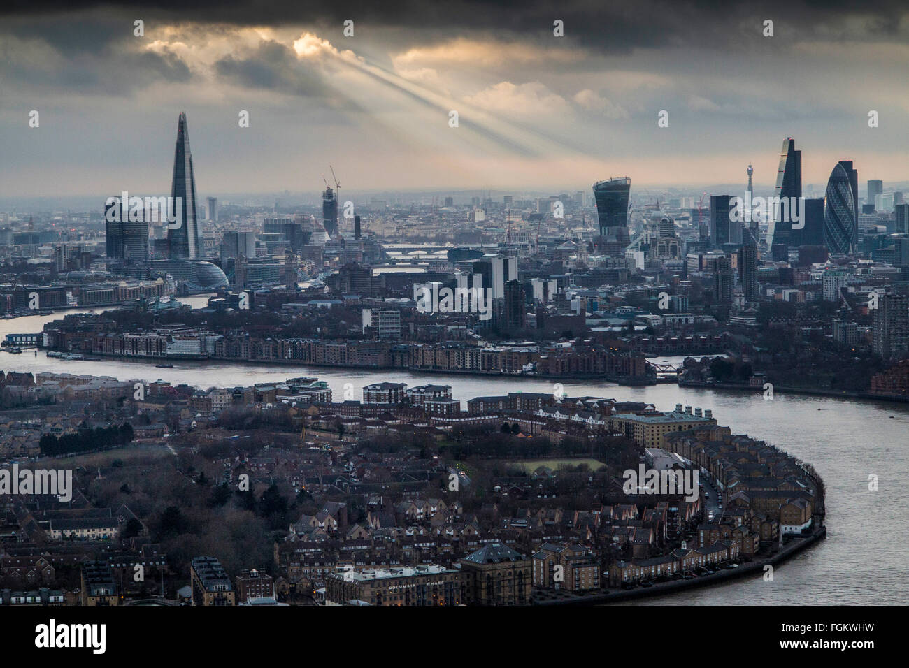 Finanzieren Sie hoch an einem grauen Tag das Bankenviertel City of London Stockfoto