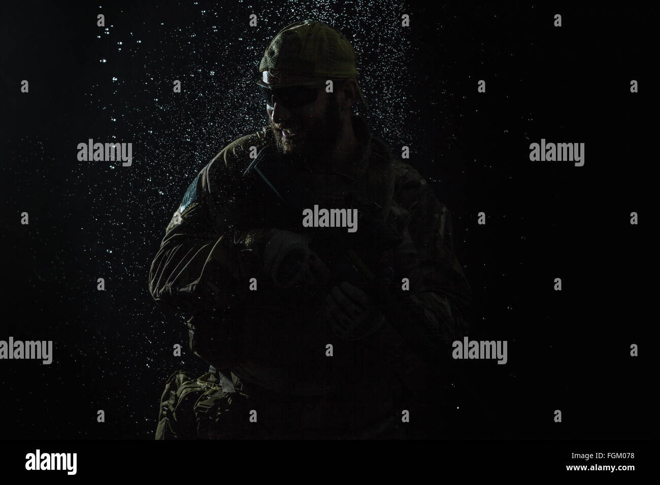 US-Soldat im Regen Stockfoto