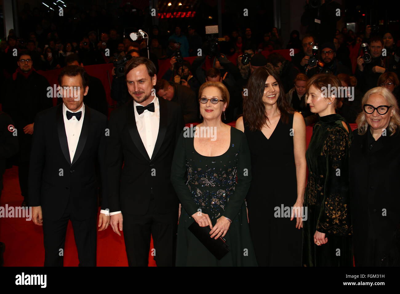 Berlin, Deutschland. 20. Februar 2016. Jury-Mitglieder kommen für die Verleihung der 66. Berlinale. © Jakob Ratz/Pacific Press/Alamy Live-Nachrichten Stockfoto