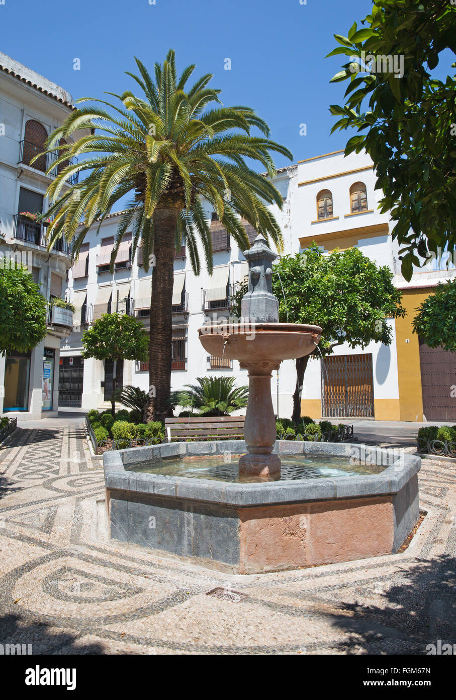 CORDOBA, Spanien - 26. Mai 2015: Die Plaza de San Andres Platz mit dem kleinen Brunnen. Stockfoto
