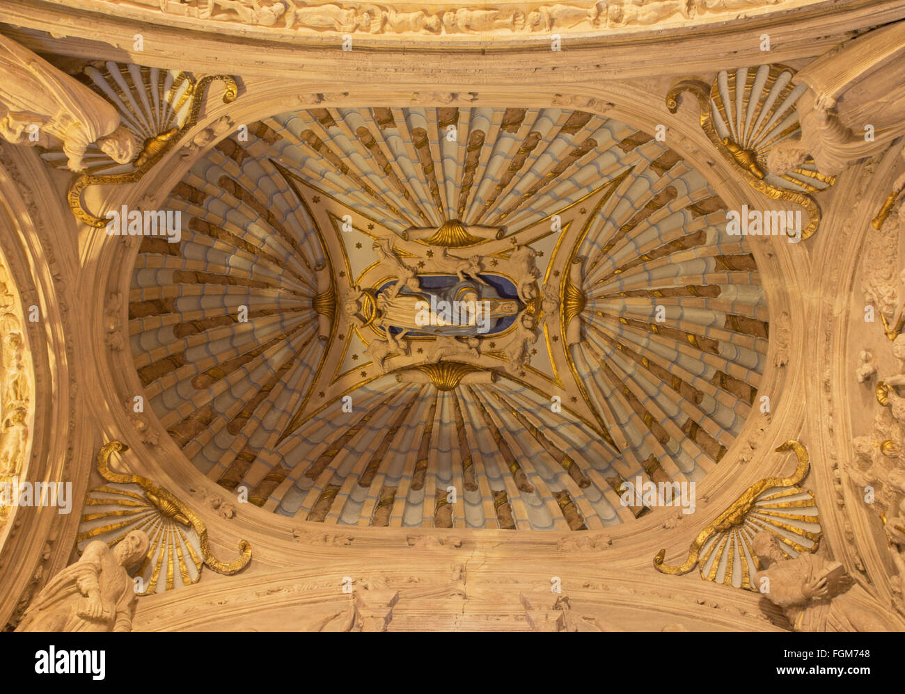 Córdoba, Spanien – 27. Mai 2015: Die Decke des Baptisteriums von Sebastian Penarredonda (1540-1555). Stockfoto