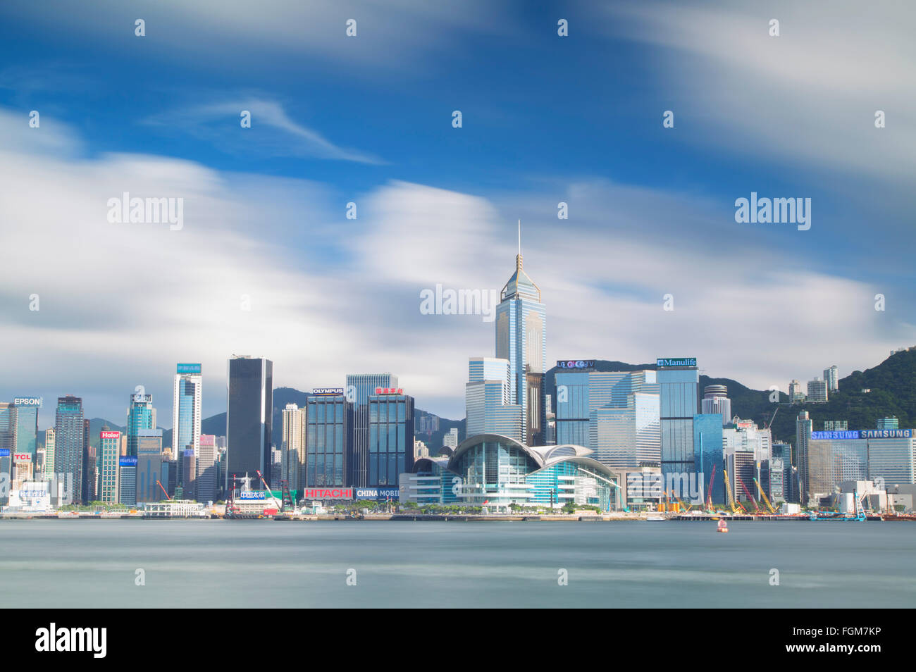 Blick auf Skyline von Convention Centre und Hong Kong Island, Hongkong, China Stockfoto