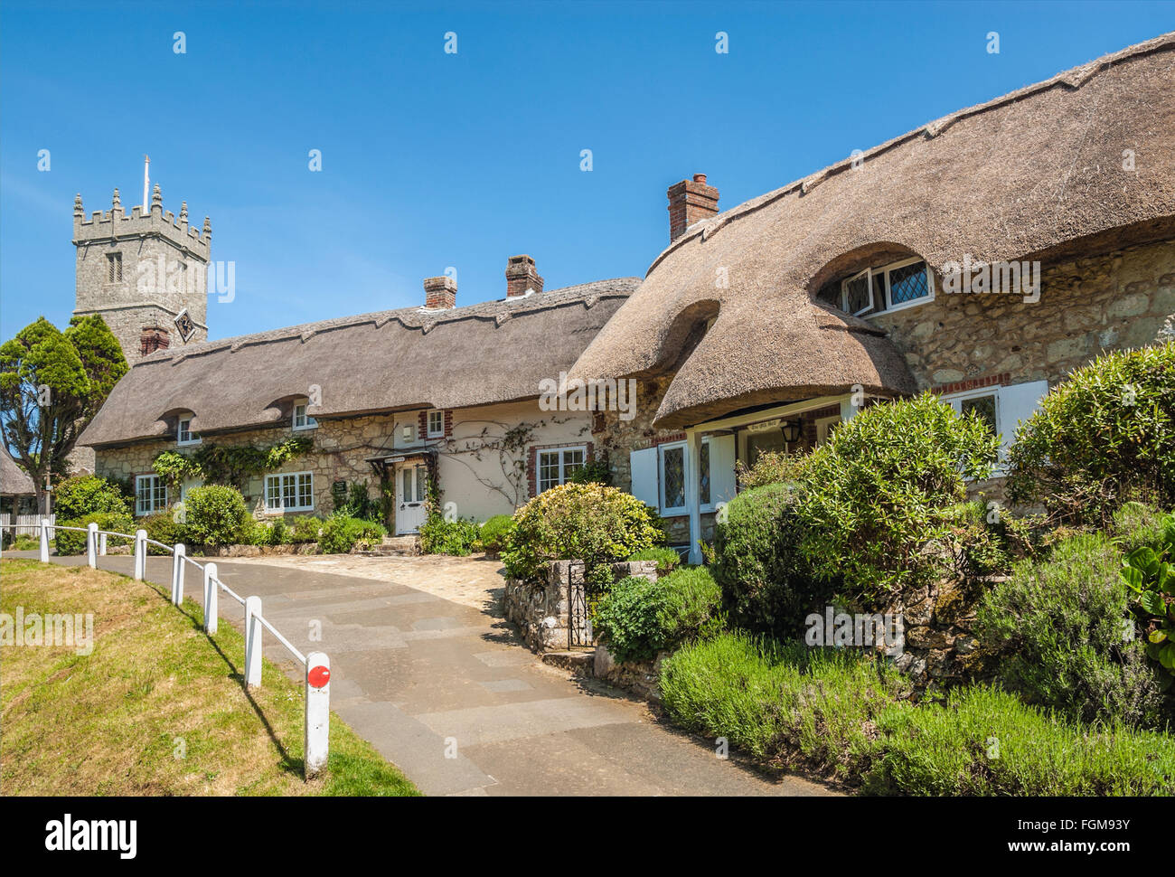 Traditionelle Reethütten im Dorf Godshill auf der Isle of Wight, Südostengland Stockfoto