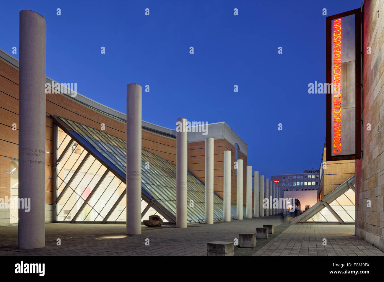 Germanisches Nationalmuseum, Straße der Menschenrechte des Bildhauers Dani Karavan, Altstadt, Nürnberg, Mittelfranken Stockfoto