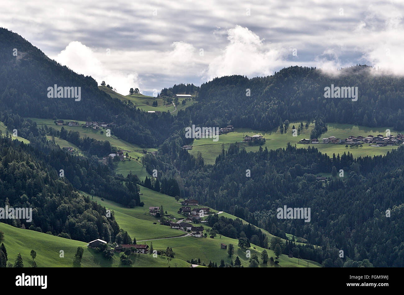 Bergdorf in den Alpen Stockfoto