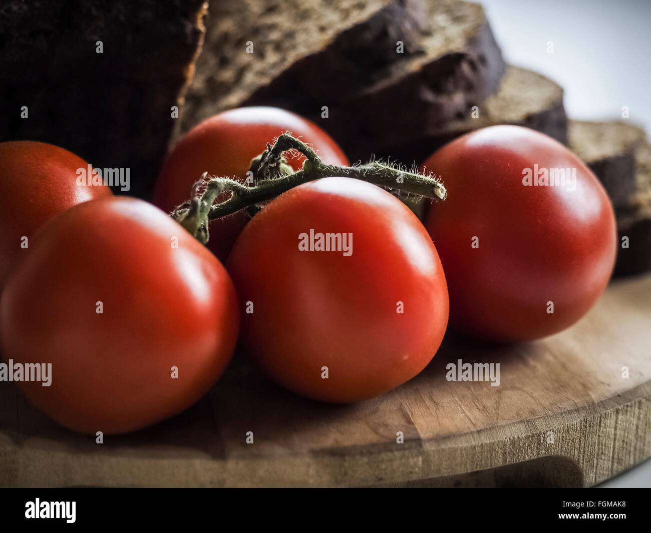 Tomaten und Brot Stockfoto