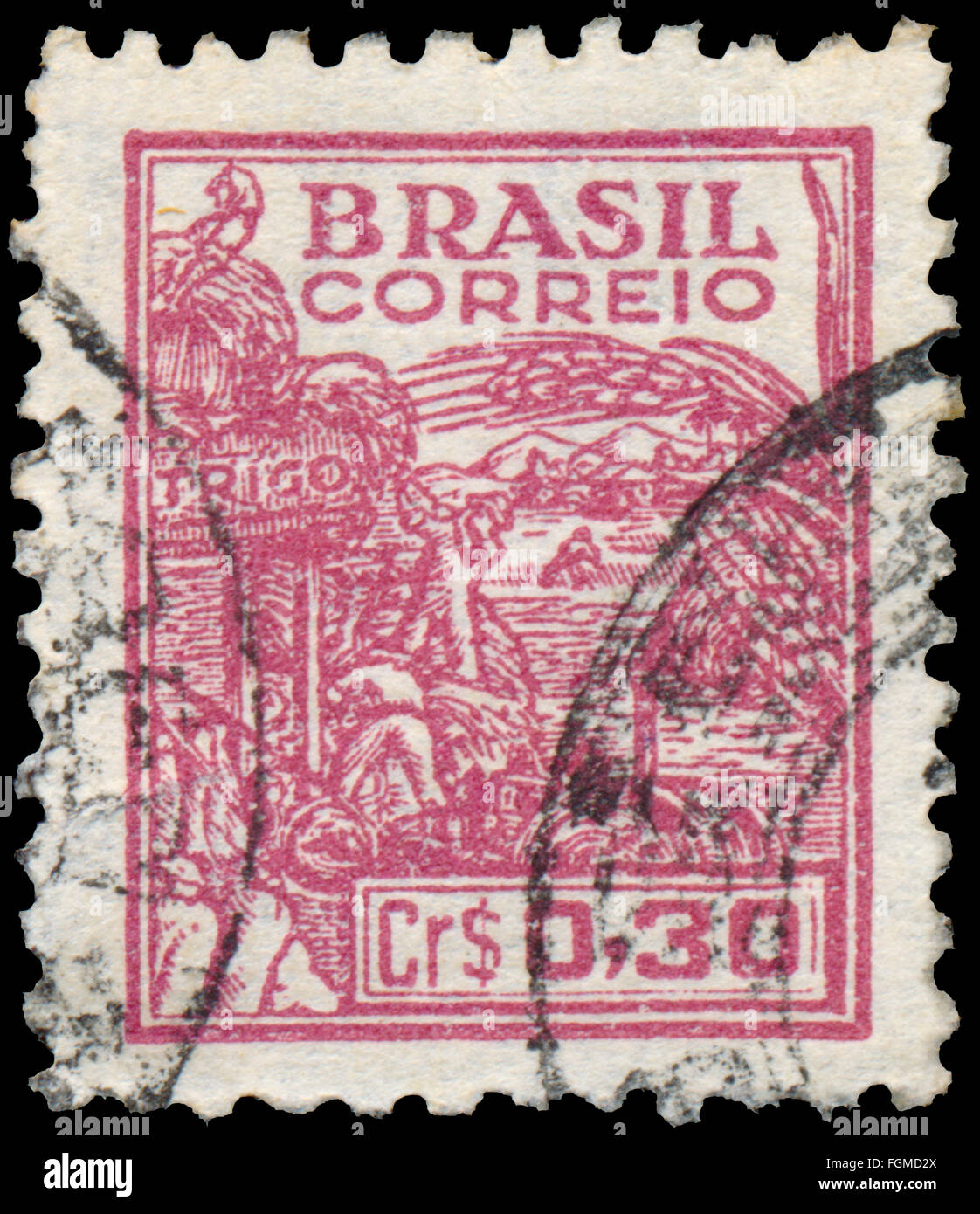 BUDAPEST, Ungarn - 20. Februar 2016: eine Briefmarke gedruckt in Brasilien zeigt Weizen Erntemaschinen, ca. 1946 Stockfoto