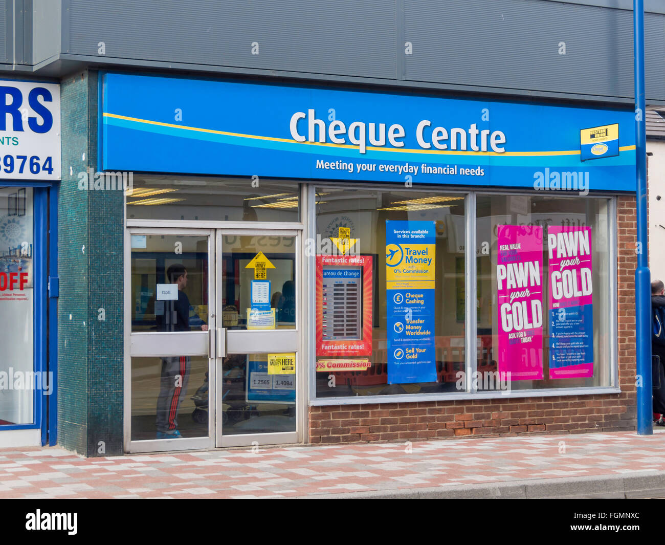 Der Scheck-Zentrum bietet für Bargeld, Schecks und Bargeld zu arrangieren fördert Geldwechsel und Darlehen Stockfoto