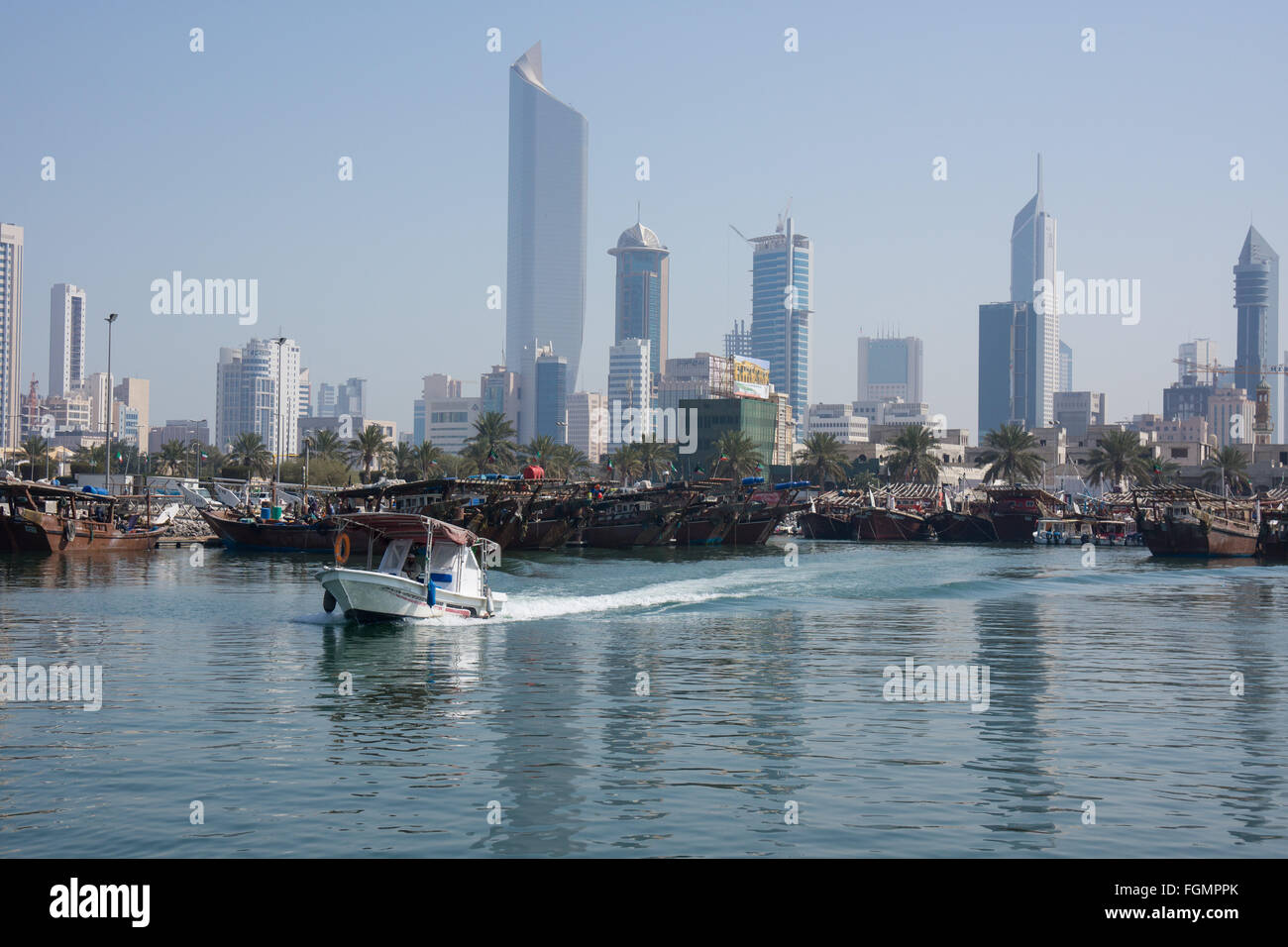 Kleines Boot, so dass einen Hafen in Kuwait-Stadt Stockfoto