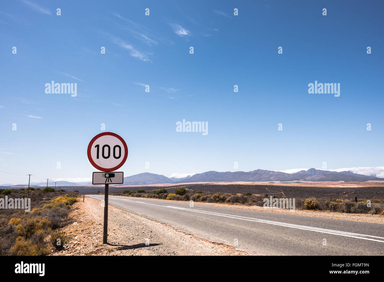 Anfahrt von Oudtshorn, George, Südafrika an der Garden Route. Stockfoto