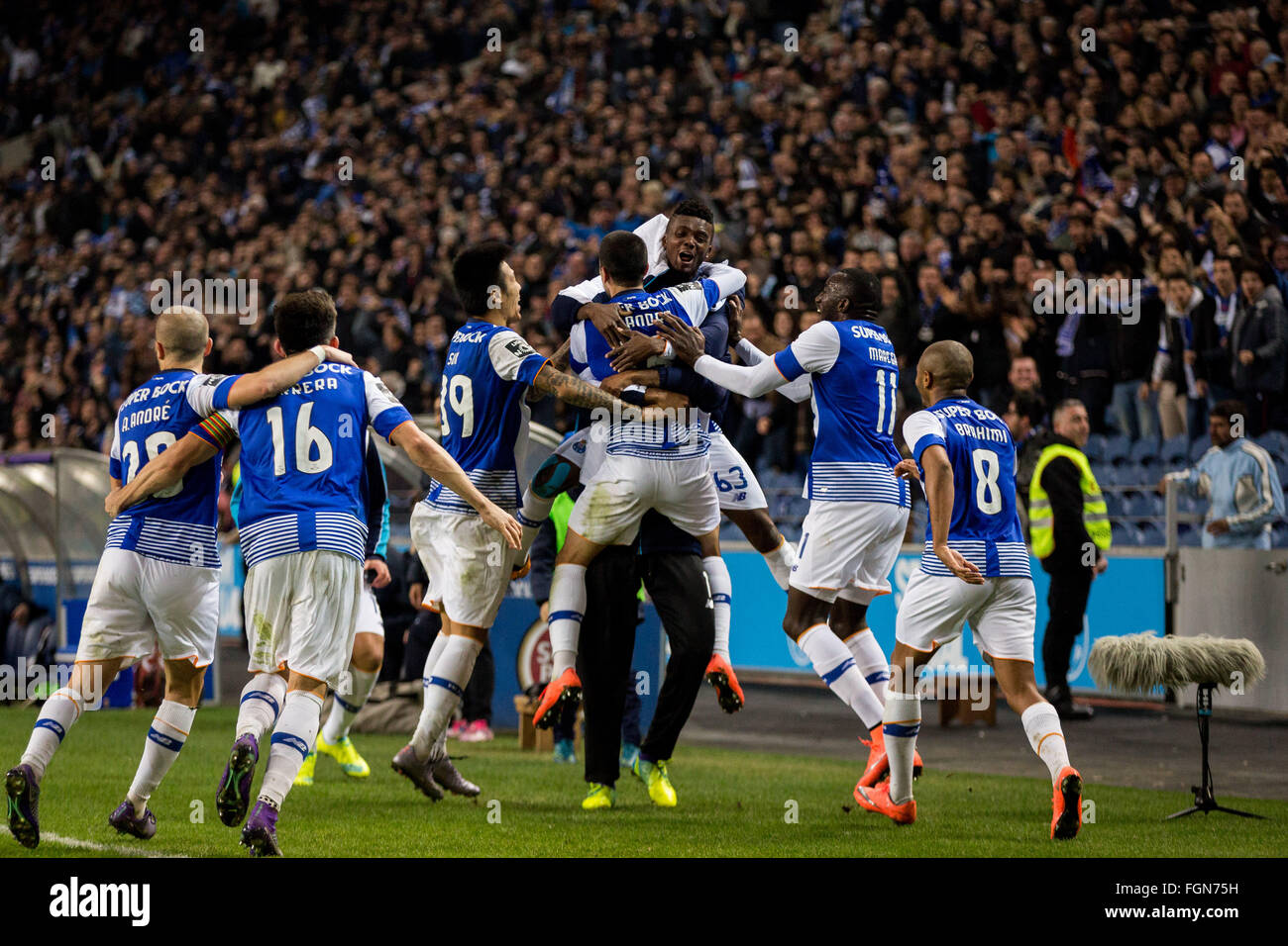 Dragon-Stadion, Portugal. 21. Februar 2016. FC Porto Spieler Evandro feiert nach dem Tor in der Premier League 2015/16 Spiel zwischen dem FC Porto und Moreirense im Dragon-Stadion, am 21. Februar 2016, Portugal. Bildnachweis: Diogo Baptista/Alamy Live-Nachrichten Stockfoto