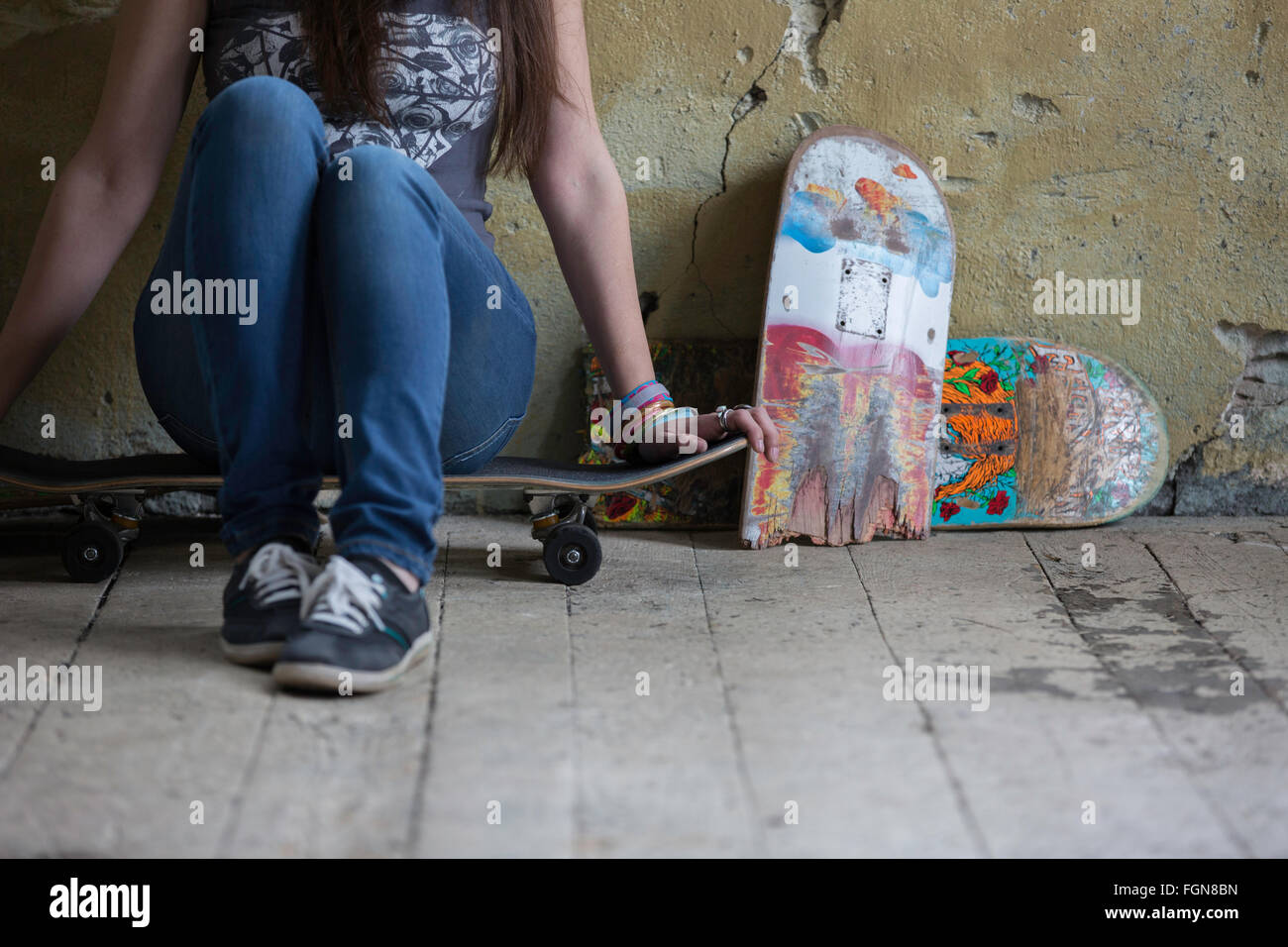 Kaputte Skateboards Stockfotos und -bilder Kaufen - Alamy