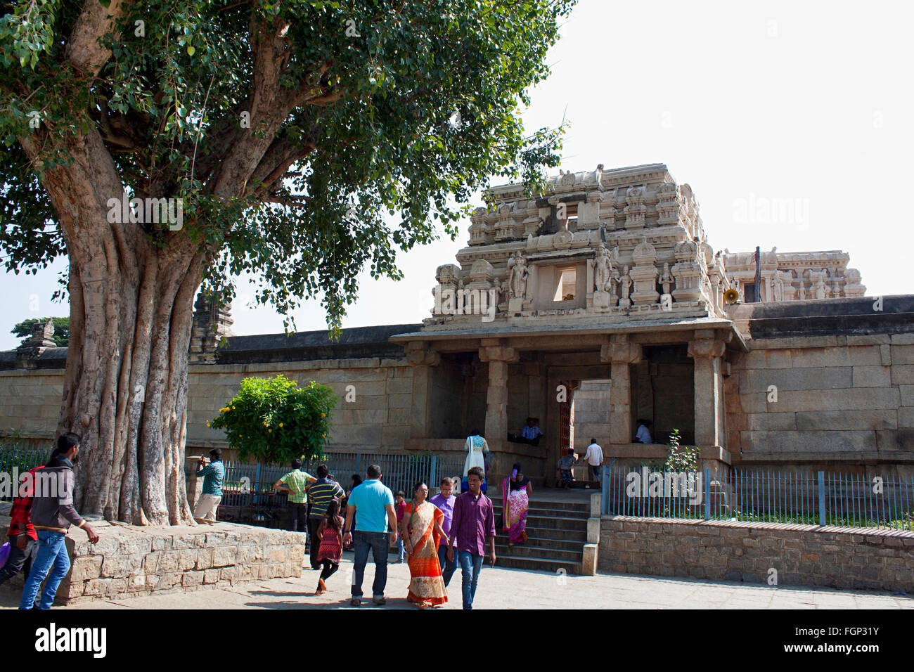 Eingang des Tempels, Lepakshi, Bezirk Anantapur, Andhra Pradesh, Indien Stockfoto