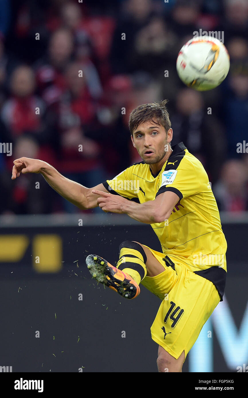 Leverkusen, Deutschland. 21. Februar 2016. Dortmunds Moritz Leitner in Aktion während der Fußball-Bundesliga-match zwischen Bayer 04 Leverkusen und Borussia Dortmund in der BayArena in Leverkusen, Deutschland, 21. Februar 2016. Foto: FEDERICO GAMBARINI/Dpa/Alamy Live News Stockfoto