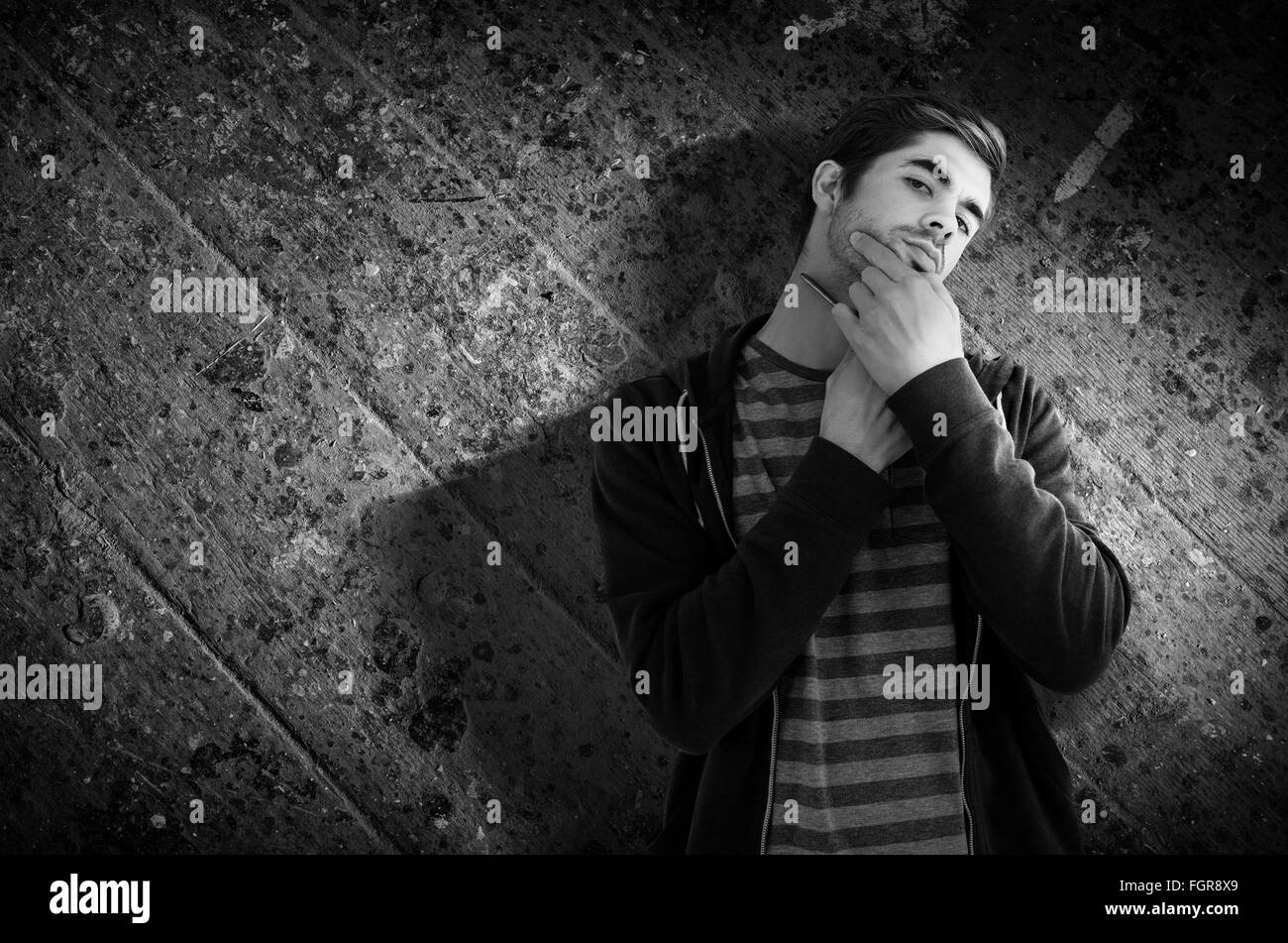 Zusammengesetztes Bild Porträt des Mannes mit straight-Edge-Rasiermesser rasieren Stockfoto