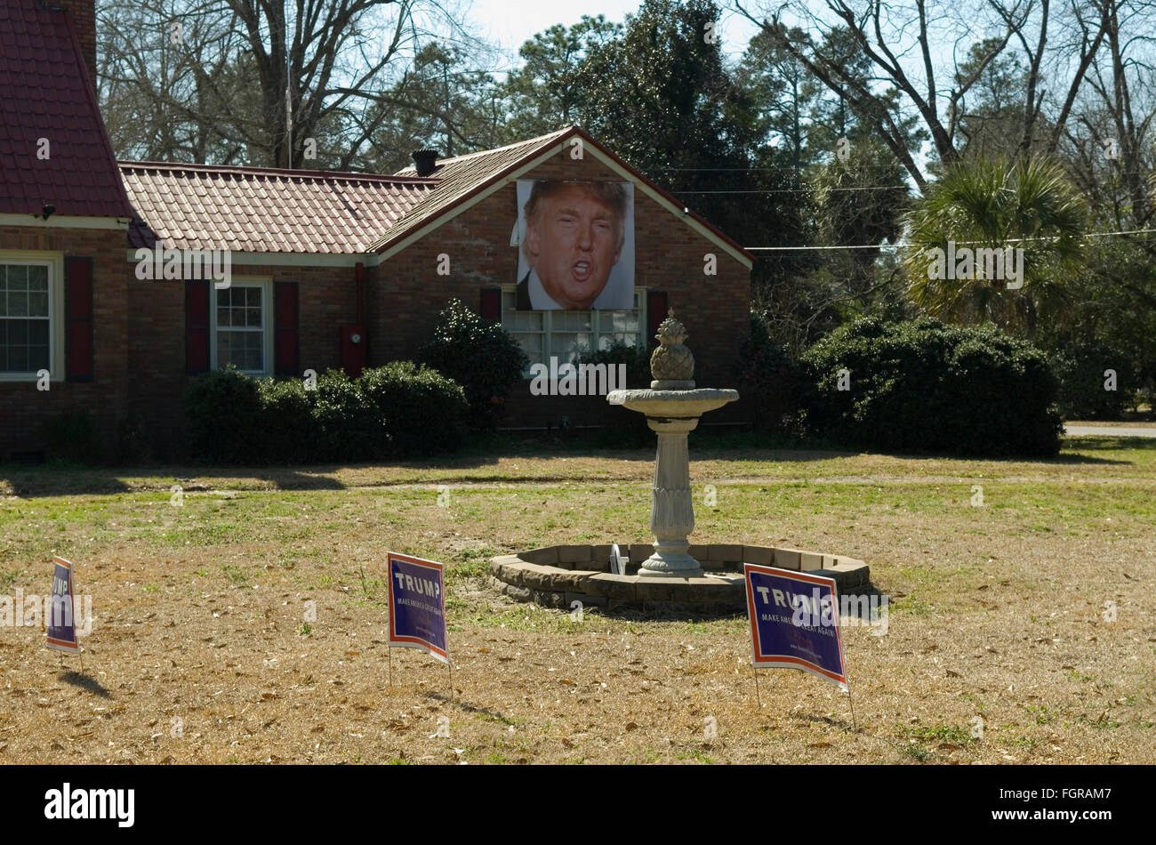 Donald Trump Plakat auf Seite des Hauses South Carolina USA Stockfoto