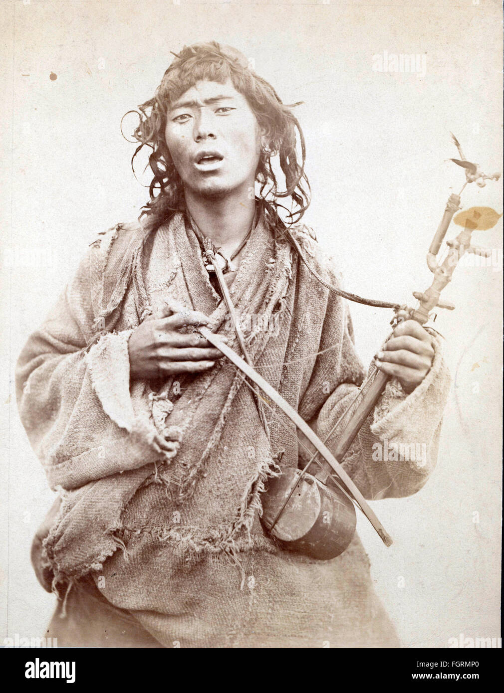 Menschen, Männer, Musiker aus Bhutan mit einer Art Geige, 2. Hälfte 19. Jahrhundert, Zusatzrechte-Clearences-nicht vorhanden Stockfoto