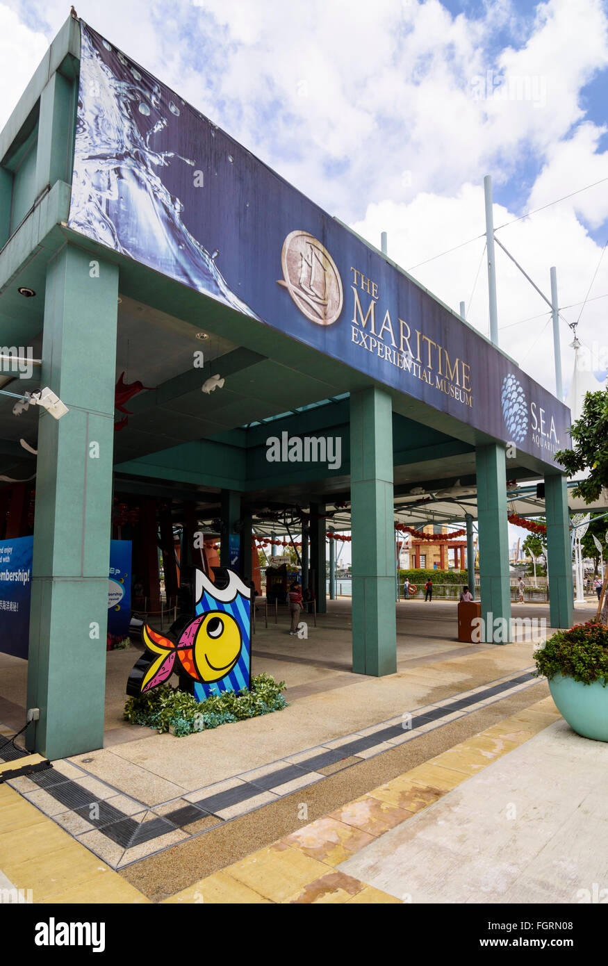 Eintritt in das Aquarium S.E.A und Erlebnispädagogik Schifffahrtsmuseum, Sentosa Island, Singapur Stockfoto