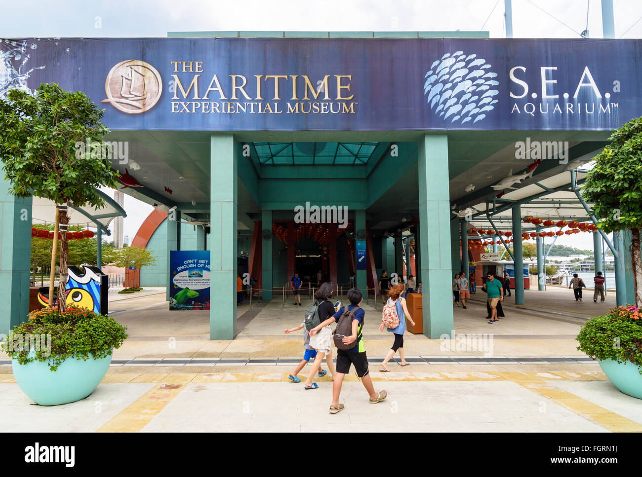 Eintritt in das Aquarium S.E.A und Erlebnispädagogik Schifffahrtsmuseum, Sentosa Island, Singapur Stockfoto