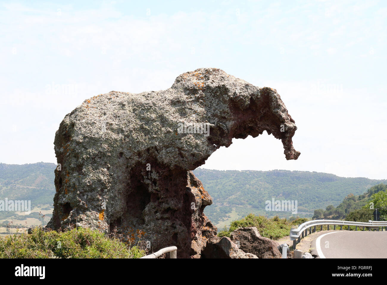 Elephant Rock. Eine ungewöhnliche Felsformation in Nord-Sardinien, Italien, von einem Felsen geprägt durch Winderosion auszusehen wie ein Elefant. Stockfoto