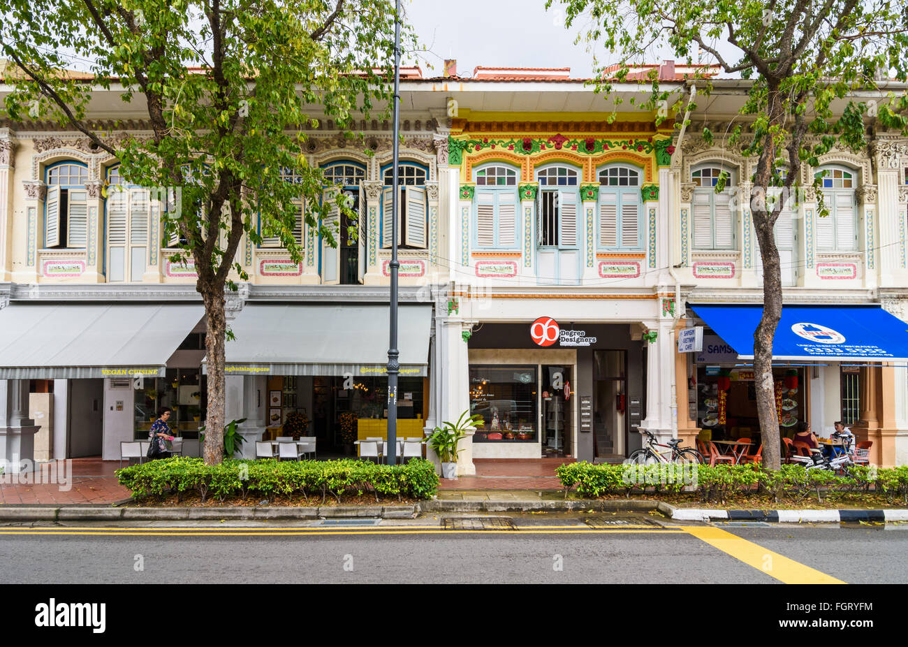 Geschäftshäusern entlang Joo Chiat Road, Katong, Singapur Stockfoto