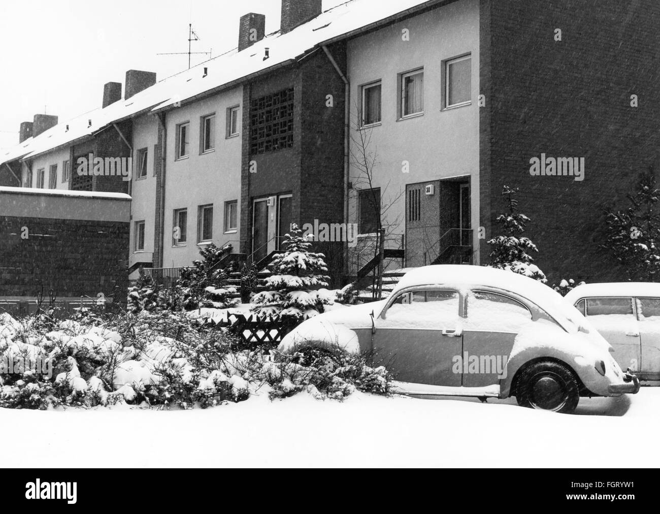 Saison, Winter, verschneite VW Käfer, Nordrhein-Westfalen, 70er Jahre, Zusatz-Rechte-Clearences-nicht verfügbar Stockfoto