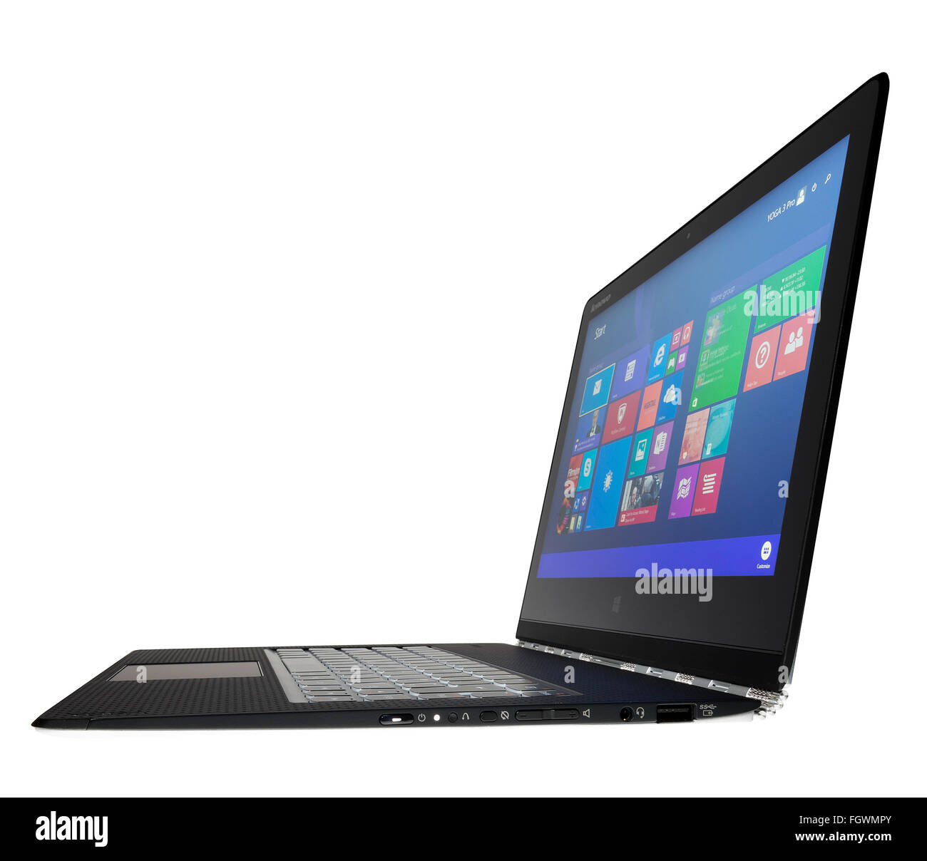 Lenovo-Yoga Laptop-Computer mit Bildschirm, die Falten auf sich selbst zurück. Stockfoto