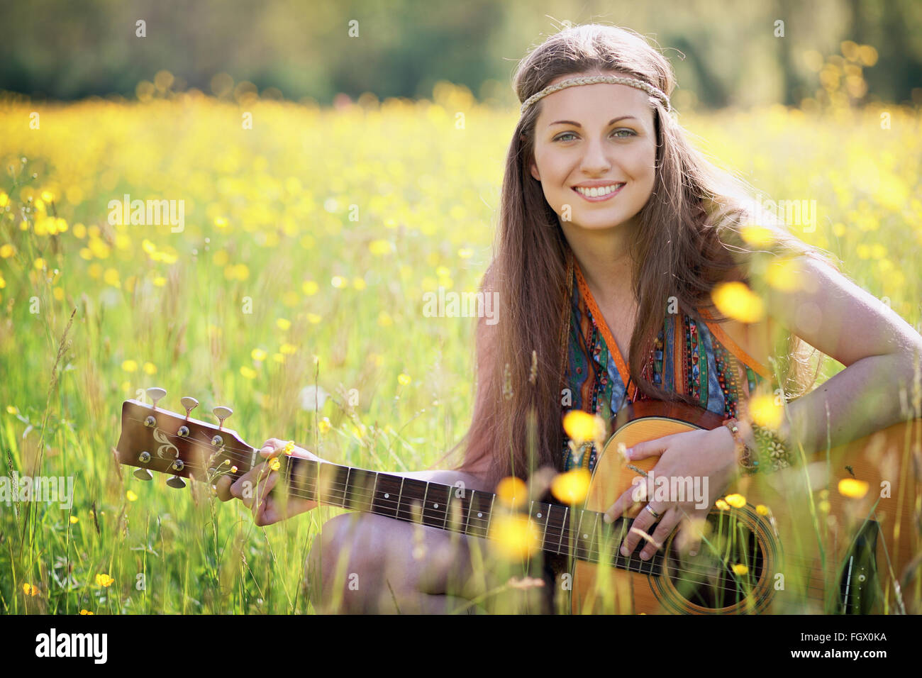 Happy Hippie-Frau lächelnd. Freiheit und Harmonie Stockfoto