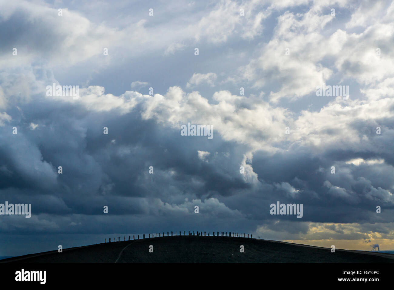 Stecken Haufen Haniel in Bottrop, Deutschland, einem künstlichen Hügel, Felsen, Prosper Haniel Kohle aus gebildete Grube, Kunstwerk Stockfoto